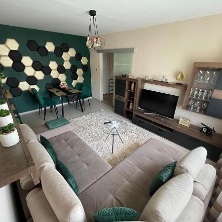 Bella Apartman Debrecen Buitenkant foto