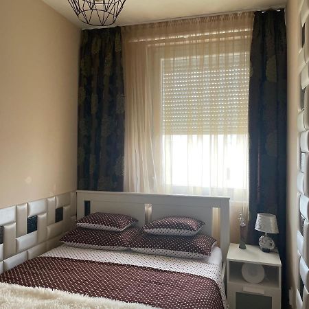 Bella Apartman Debrecen Buitenkant foto