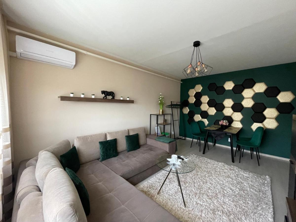 Bella Apartman Debrecen Buitenkant foto