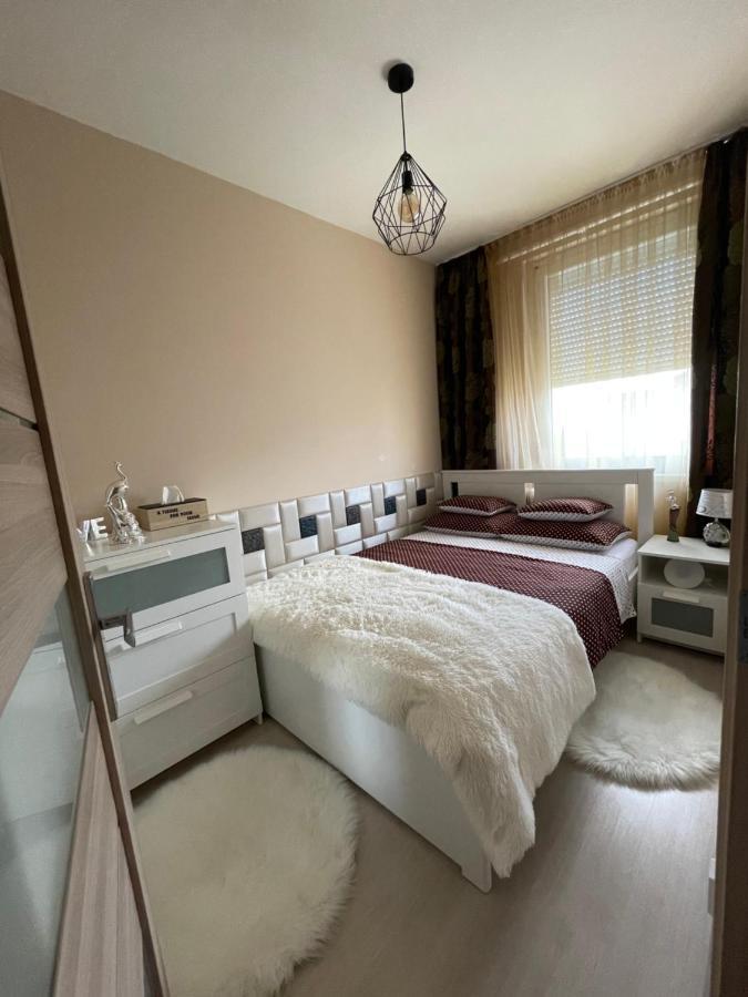 Bella Apartman Debrecen Buitenkant foto